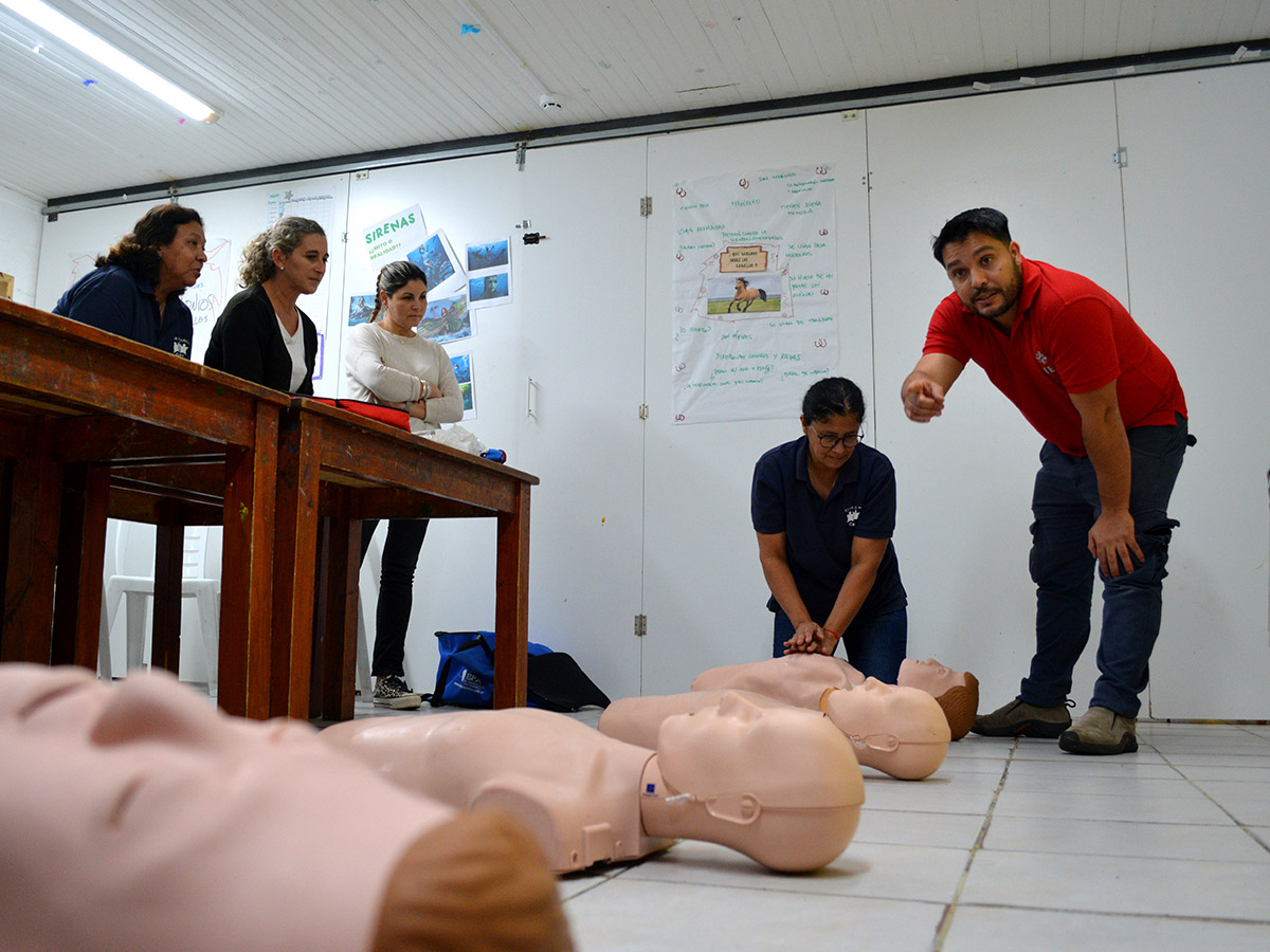 Curso de RCP en el Club de Niños CAFFI