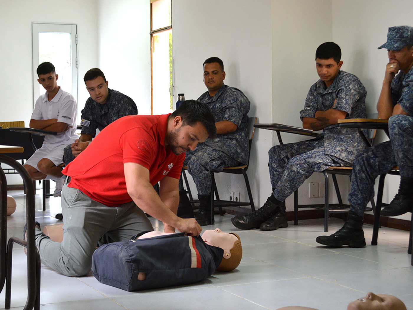 Taller de Soporte Vital Básico para personal de Prefectura